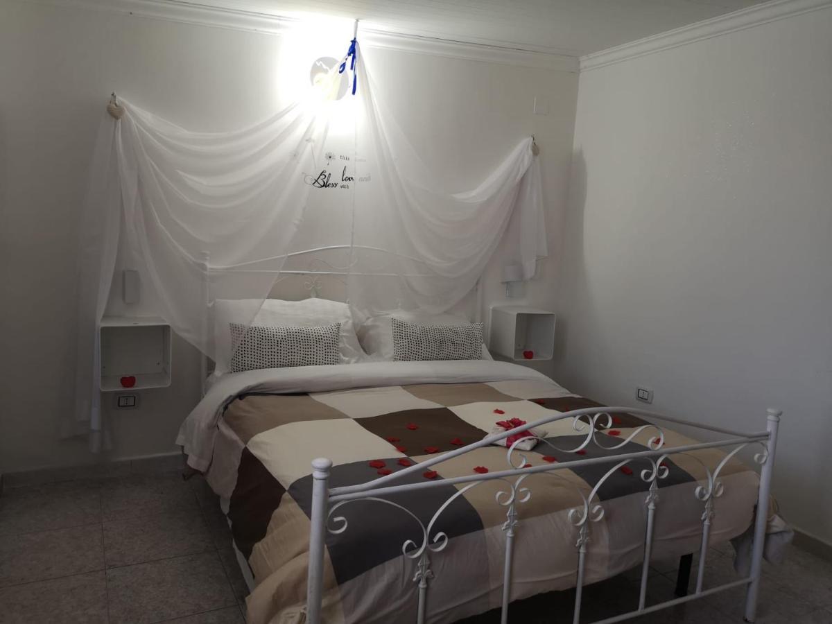 Villa Mina Con Vasca Idromassaggio Таранто Екстериор снимка