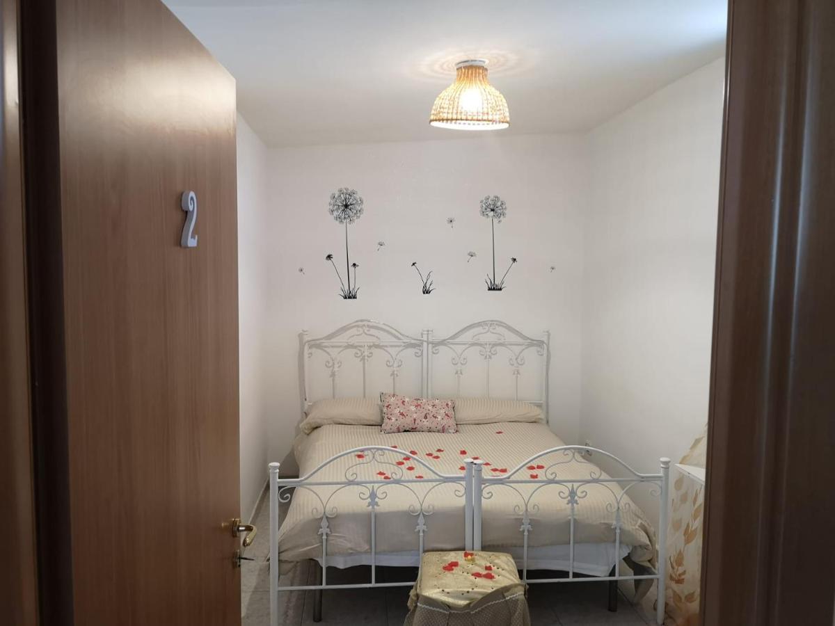 Villa Mina Con Vasca Idromassaggio Таранто Екстериор снимка