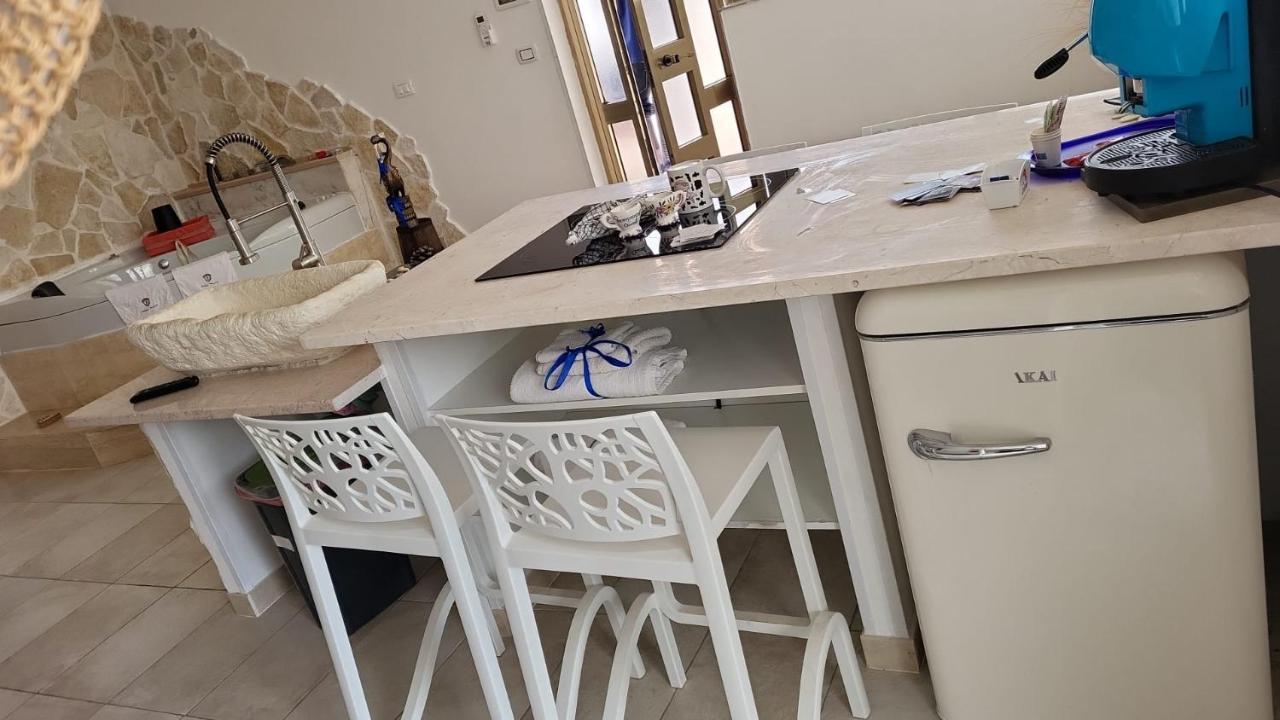 Villa Mina Con Vasca Idromassaggio Таранто Екстериор снимка